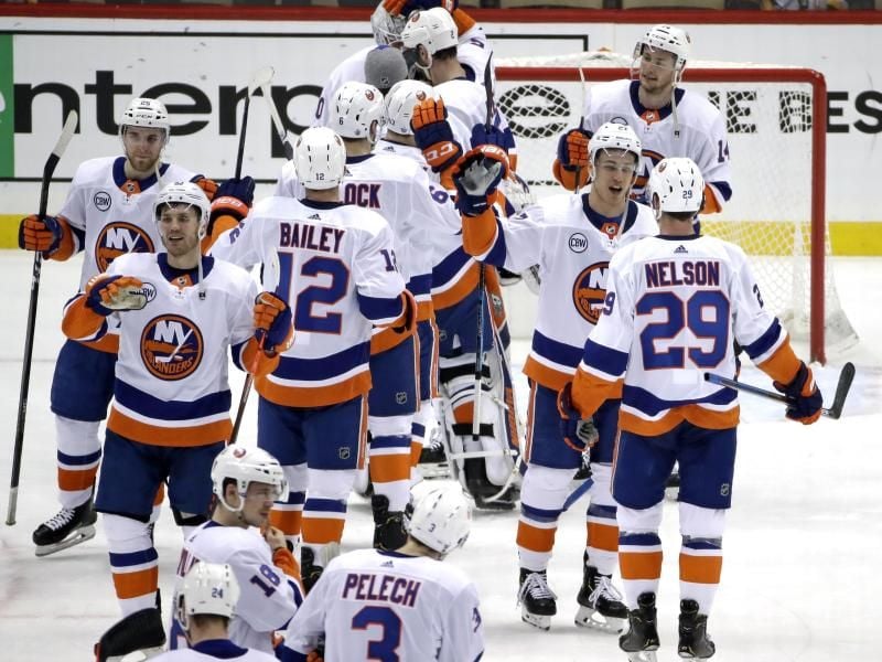 Die New York Islanders freuen sich über das Erreichen der nächsten Runde. Foto: Gene J. Puskar/AP