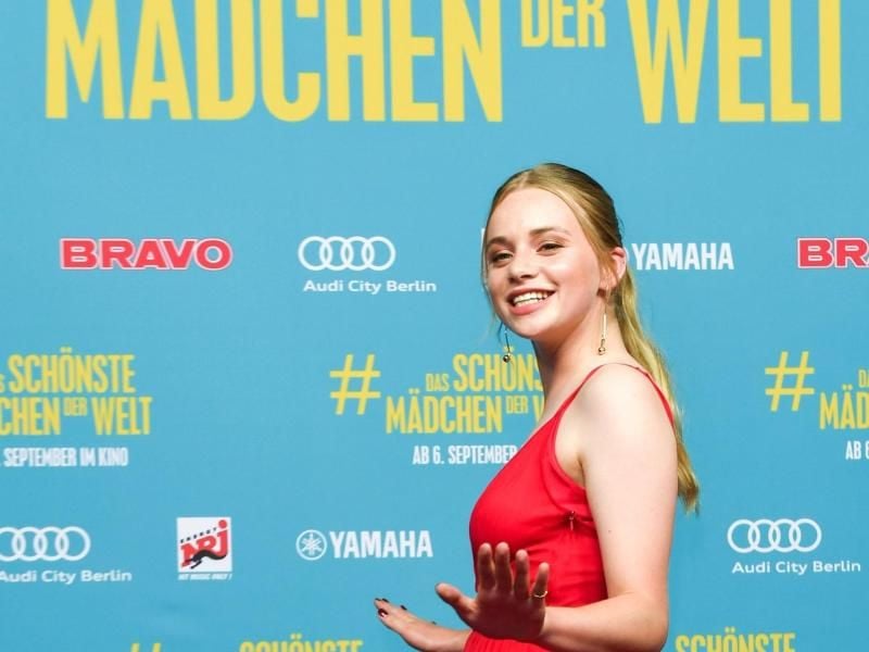 Die Hauptdarstellerin Luna Wedler in „"Das schönste Mädchen der Welt”. Foto: Jens Kalaene/dpa-Zentralbild/dpa
