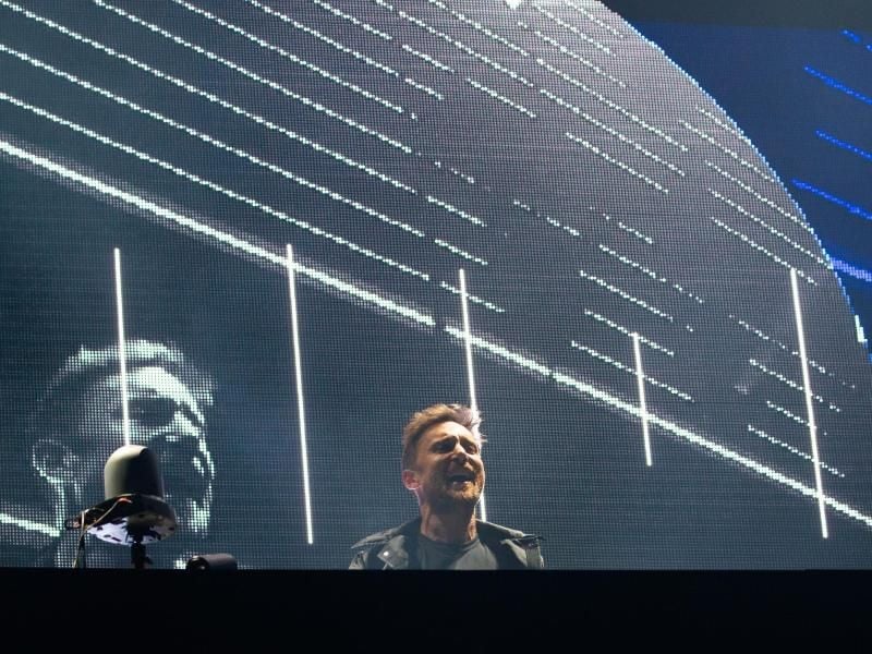 DJ David Guetta hat die Haare kurz. Foto: Mohssen Assanimoghaddam
