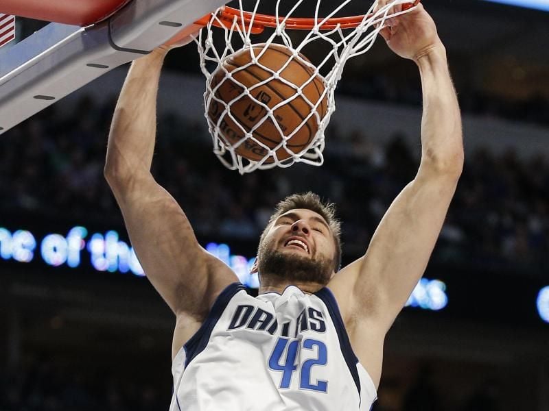 NBA-Profi Maxi Kleber kann wieder am Korb trainieren. Foto: Brandon Wade/AP/dpa