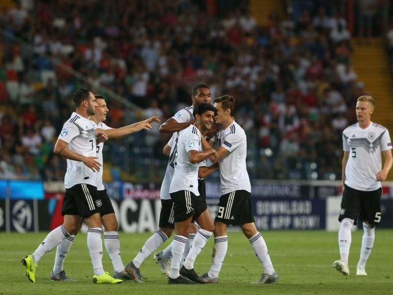 Deutschlands U21-Fußballer wollen auch nach dem EM-Halbfinale jubeln. Foto: Cezaro De Luca