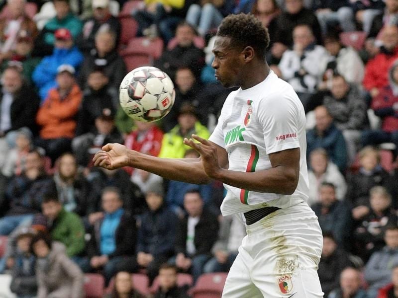Ab sofort fest beim FC Augsburg: Reece Oxford. Foto: Stefan Puchner