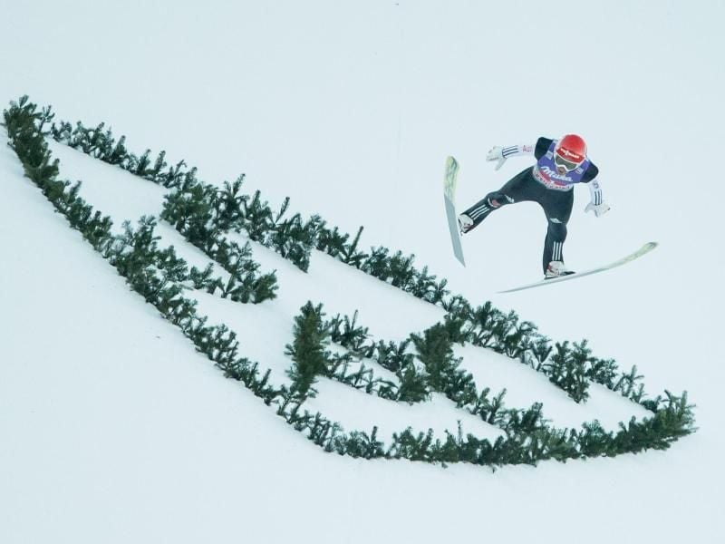 Das Neujahrsspringen in Garmisch-Partenkirchen wird wohl ohne Fans stattfinden. Foto: picture alliance / Daniel Karmann/dpa