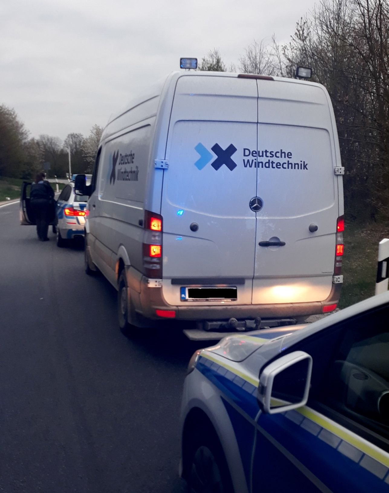 Auf dem Parkplatz „Löbauer Wasser“ an der A4 bei Bautzen wurde der Transporter gestoppt und der 45 Jahre alte Pole am Steuer festgenommen.