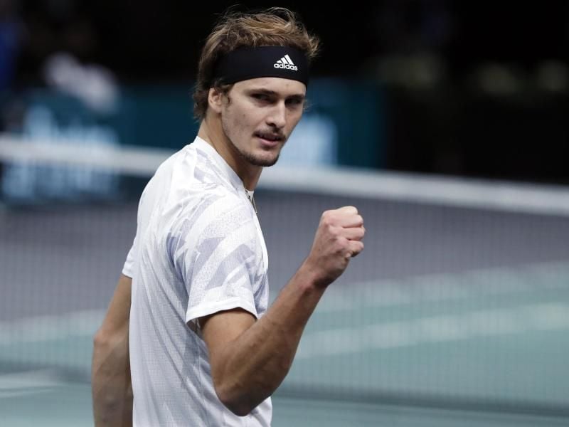 Alexander Zverev trifft im Finale von Paris auf den Russen Daniil Medwedew. Foto: Thibault Camus/AP/dpa