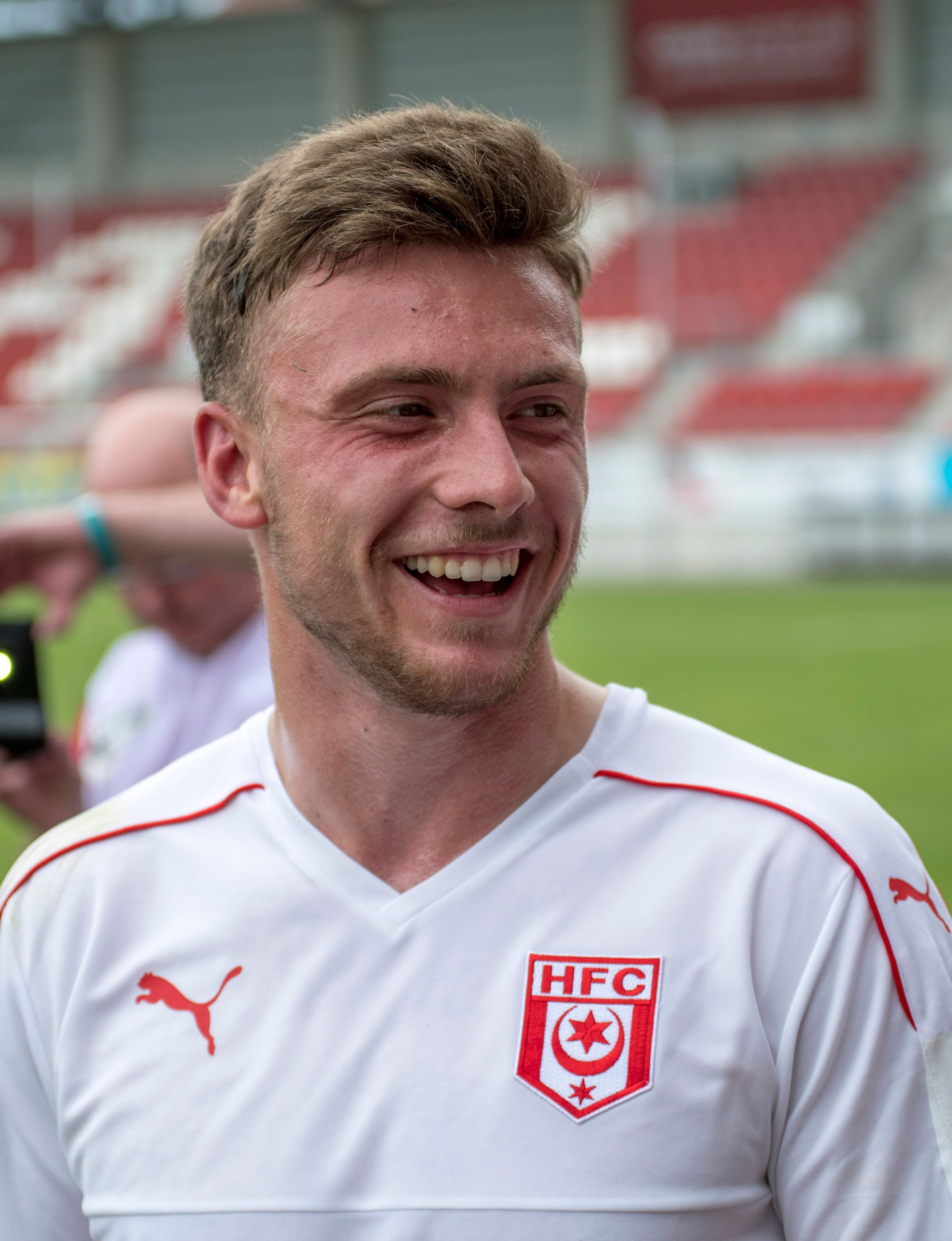 Vicent-Louis Stenzel strahlt nach dem 3:3 gegen Hannover.