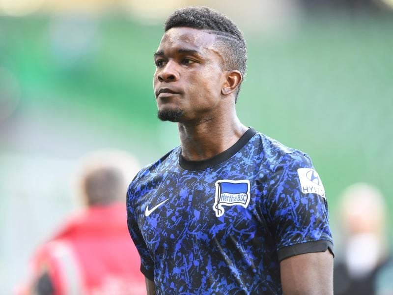 Jhon Cordoba sitzt bei Hertha zunächst auf der Bank. Foto: Carmen Jaspersen/dpa