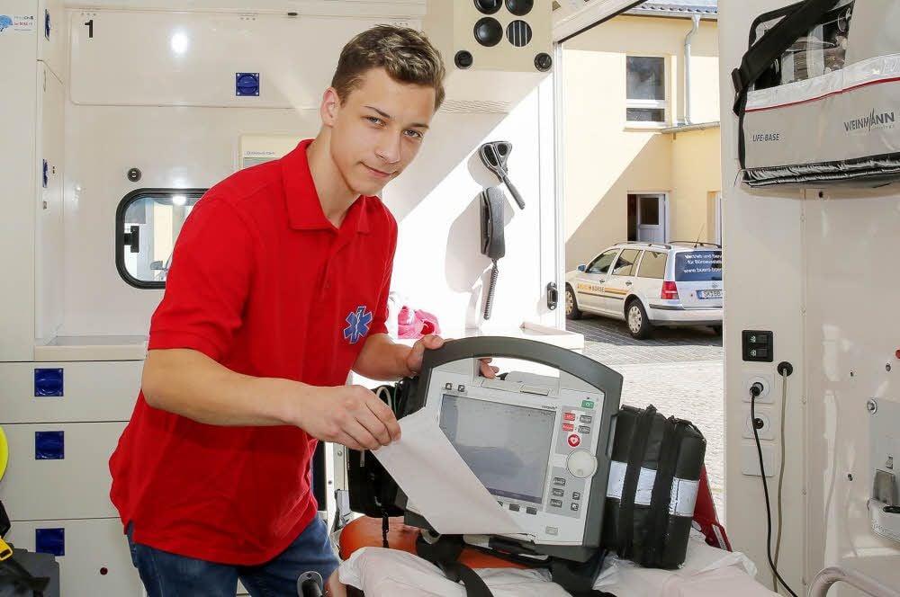 Florian Jahr bremste eine Verletzung aus. Über eine Einstiegsqualifizierung der Arbeitsagentur hat er bei der Ambulance eine Lehrstelle gefunden.