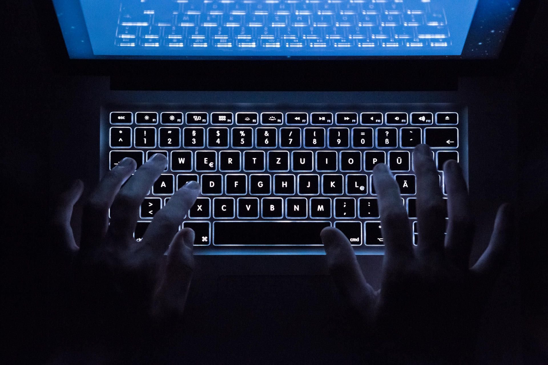 Sarah Brandt (Sibel Kekilli) begibt sich bei ihren Ermittlungen des Kieler Tatorts ins Darknet. (Symbolbild)