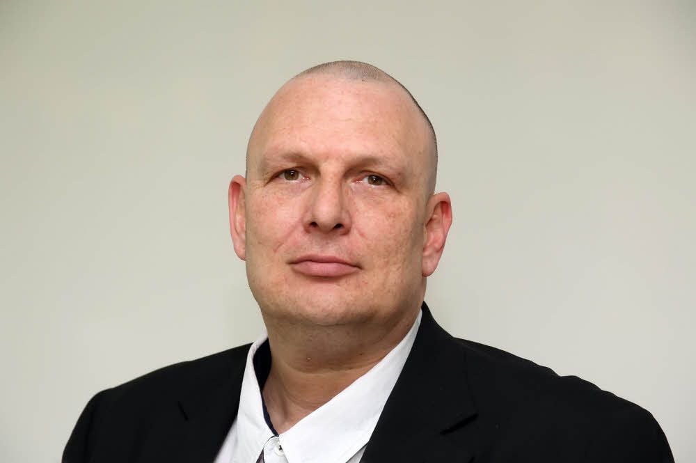 Pflegedirektor Alexander Zscheile ist für die Region Mitte und unter anderem für die Sangerhäuser Helios-Klinik zuständig.