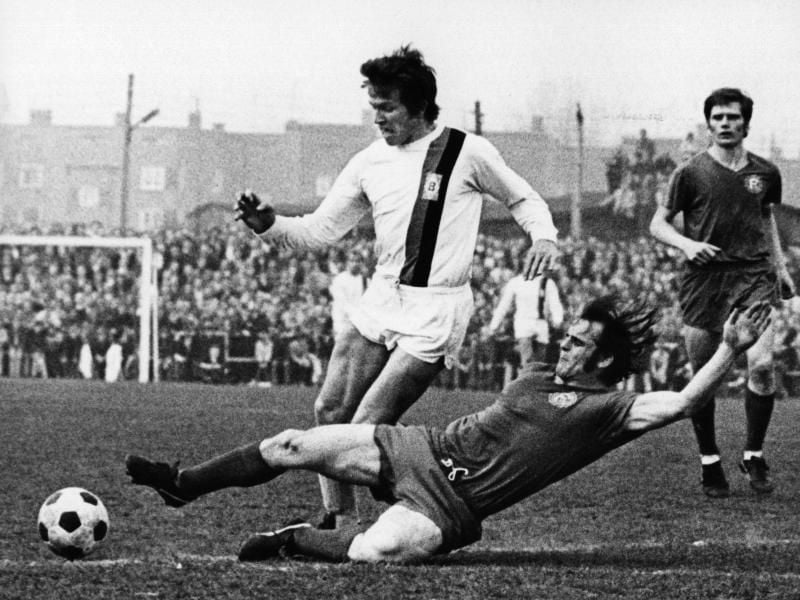 Blühte als Spieler (oben) nach seiner Rückkehr von Hannover 96 zu Borussia Mönchengladbach auf: Bayern-Coach Jupp Heynckes. Foto: dpa