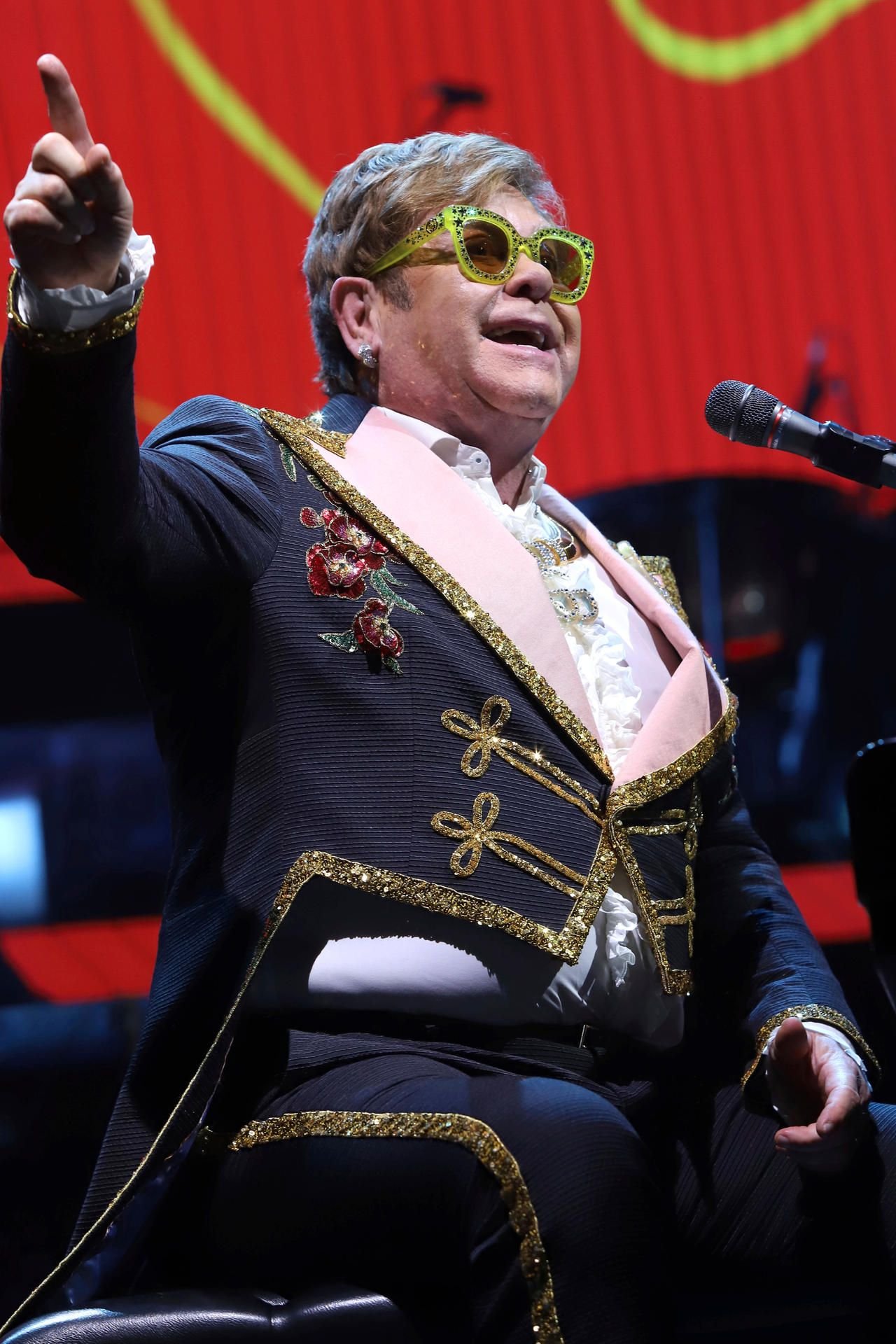 Elton John wird am 9. Februar in Los Angeles auf der Bühne stehen.