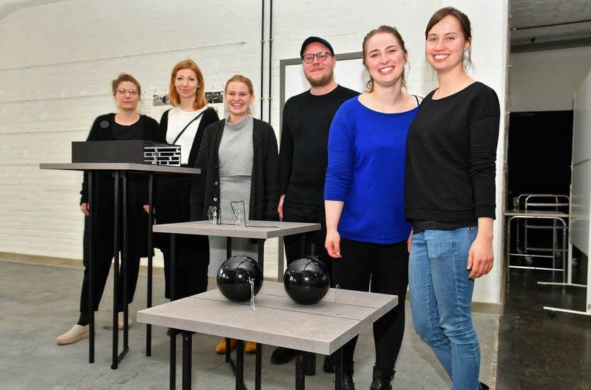 Gewinner des Wettbewerbs: Prof. Gabi Schillig, Lara Bechauf, Rosa Morgenstern, Ruven Wiegert, Marie Longjaloux und Marie-Christin Schlang (v.l.). Nicht im Bild: Miriam Hausner.