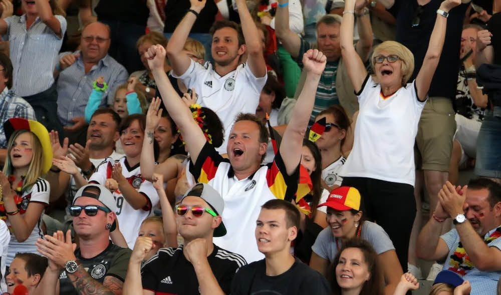 Public Viewing wird zum Treffen der Fans - wie hier in Sangerhausen vor zwei Jahren zur Fußball-EM.