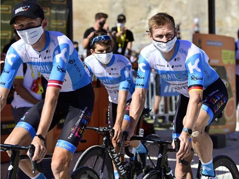 Auch André Greipel (r) steht beim Team Israel Start-up Nation unter Vertrag. Foto: Pool Peter De Voecht/BELGA/dpa