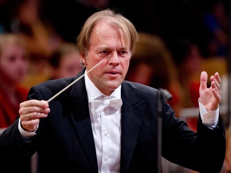 Thomas Hengelbrock sucht neue künstlerische Herausforderungen. Foto: Daniel Bockwoldt