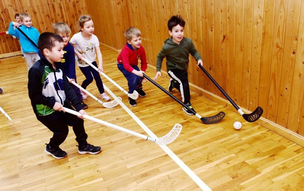 In der Turnhalle in Volkstedt können sich die Kita-Kinder regelmäßig beim Sport austoben. Das wurde nun mit einer Auszeichnung belohnt.