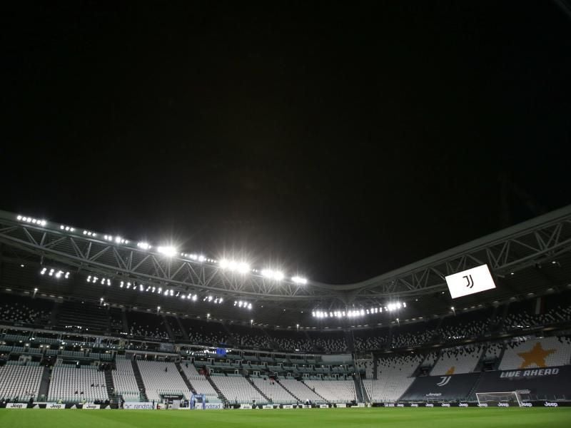 Leeres Stadion: Der SSC Neapel war wegen zwei Corona-Fällen im Team nicht nach Turin gereist. Foto: Jonathan Moscrop/CSM via ZUMA Wire/dpa