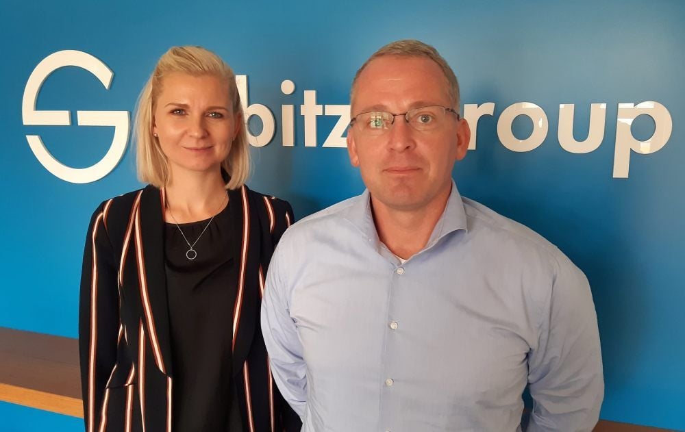 Sandy Pfeuffer, hier mit Christian Blödner, Personalchef der Silbitz-Group, ist aus dem Rhein-Main-Gebiet zurückgekommen.