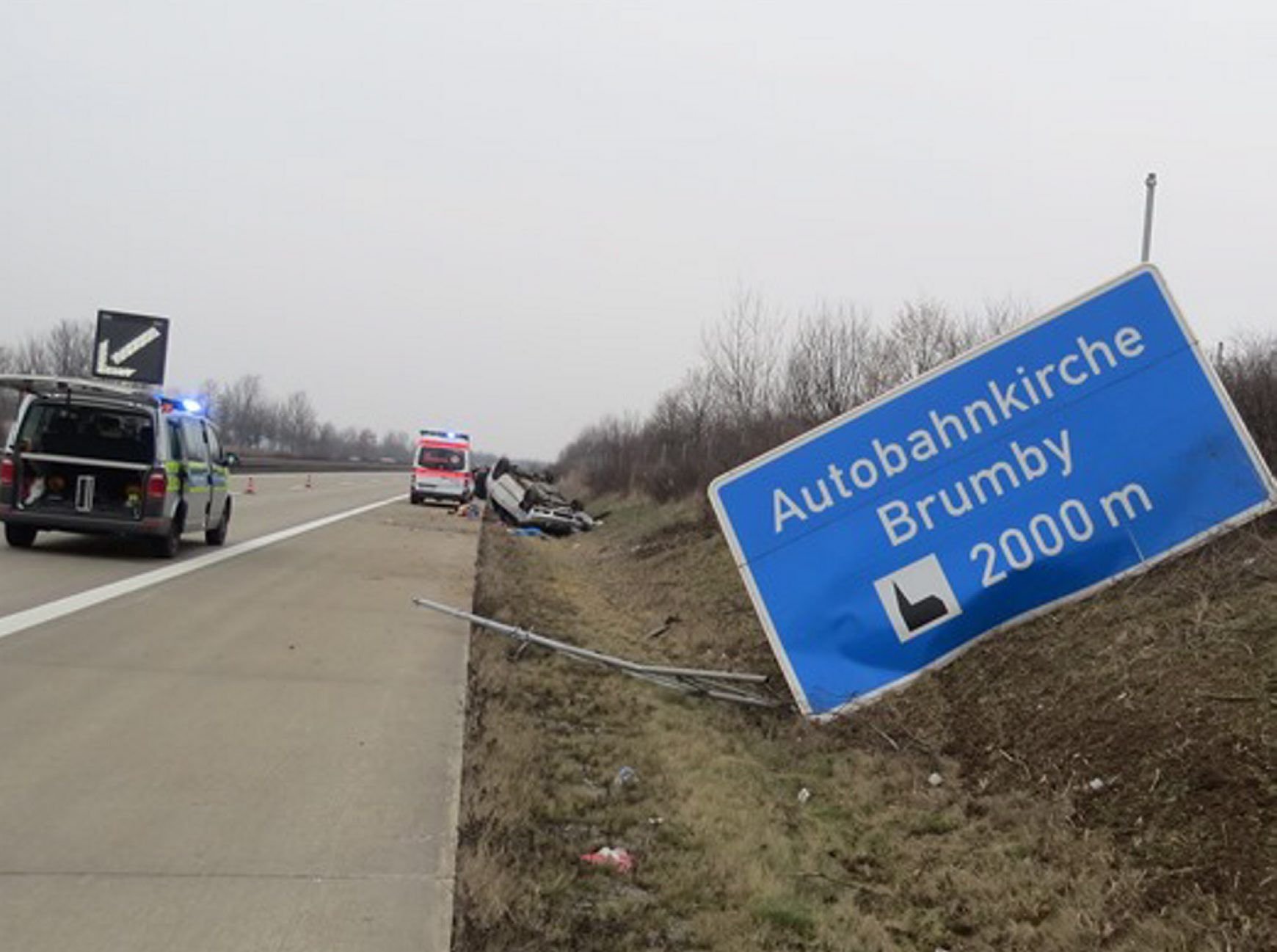 Der verunfallte VW auf der A14.
