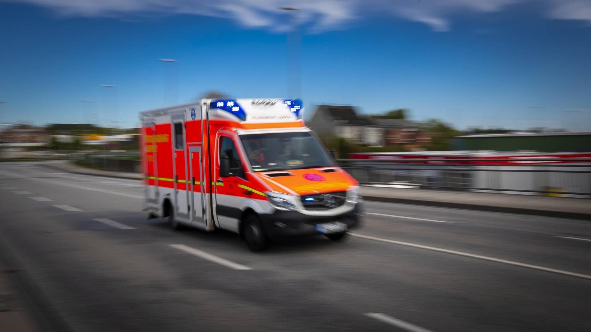 In Geithain ist ein Haustechniker einer Pflegeeinrichtung bei einem Arbeitsunfall ums Leben gekommen. (Symbolbild)