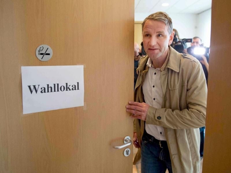 AfD-Spitzenkandidat Björn Höcke nach seiner Stimmabgabe im thüringischen Bornhagen. Foto: Swen Pförtner/dpa-Zentralbild/dpa