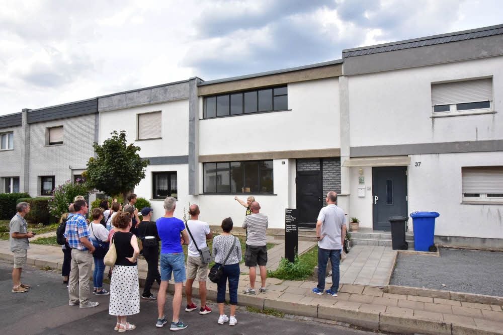 Führungen in der Bauhaussiedlung Törten haben auch das Anton zum Ziel. Anwohner sind von der Vielzahl der Touristen genervt.