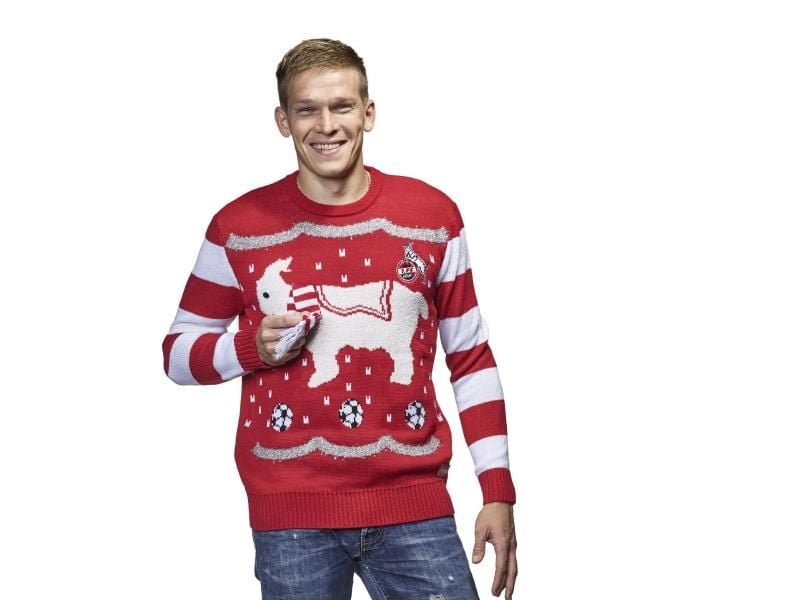 Artjoms Rudnevs vom 1. FC Köln mit einem „uggly sweater” oder „schäbbisch Pulli”, wie der Kölner sagt. Foto: Thomas Fähnrich/1. FC Köln