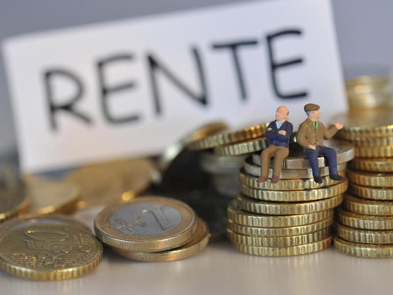 In einem dualen Studium ist die Rentenversicherung Pflicht. Die Beiträge fallen auch dann an, wenn die Studenten kein Arbeitsentgelt erhalten. Foto: Andreas Gebert/dpa