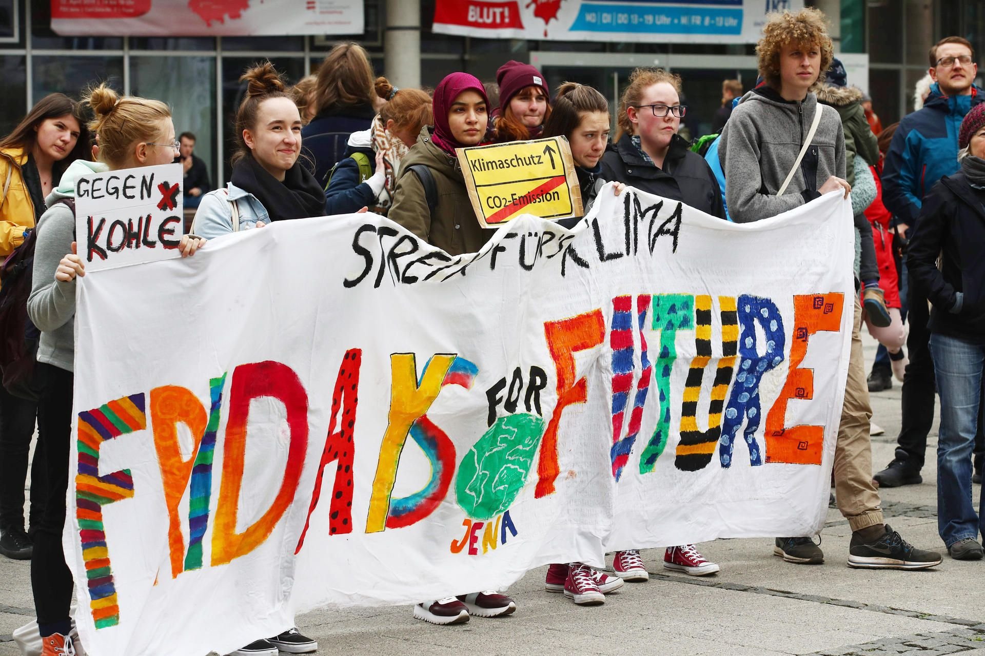 Zur zweiten globalen Fridays-for-Future-Demonstration wollen auch junge Menschen in mehreren Städten Sachsen-Anhalts auf die Straße gehen.