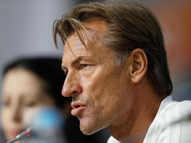 Marokkos Nationaltrainer Trainer Herve Renard spricht bei einer Pressekonferenz. Foto: Themba Hadebe/AP