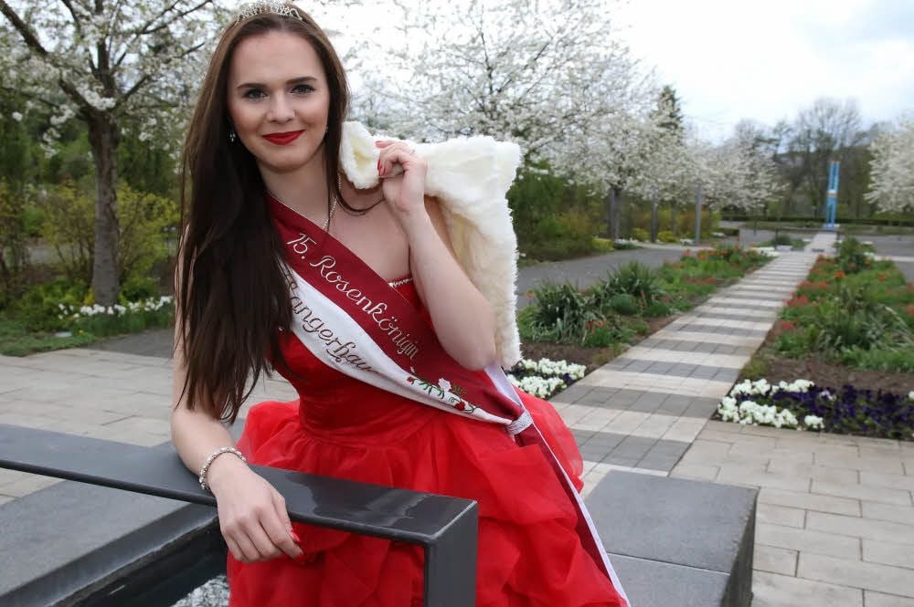 Aus Sophia I. wird wieder Sophia Koch. Das Rosarium wird sie auch weiterhin besuchen.