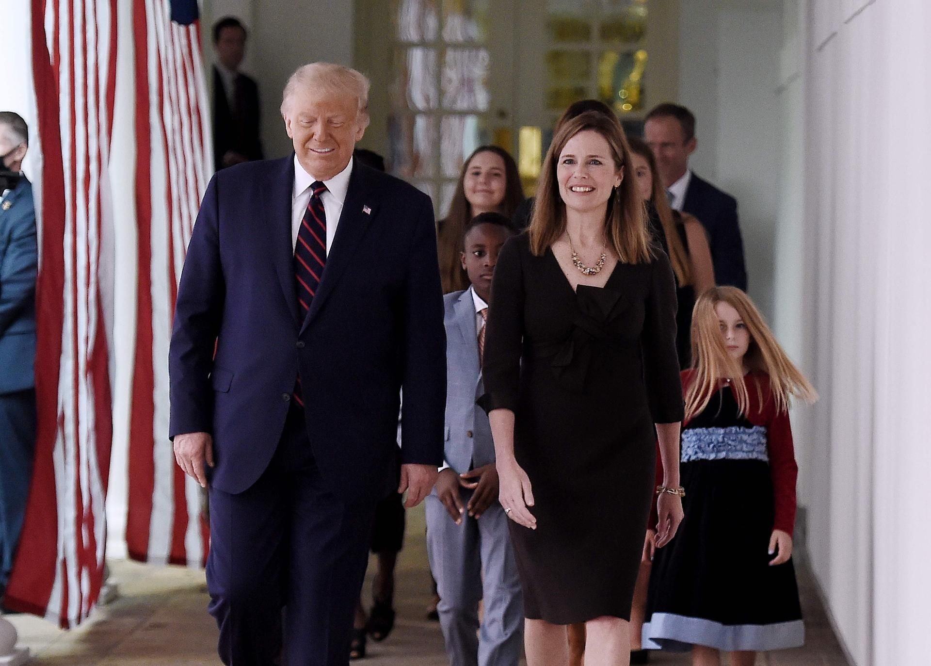 Donald Trump (l.) und Amy Coney Barrett im Weißen Haus