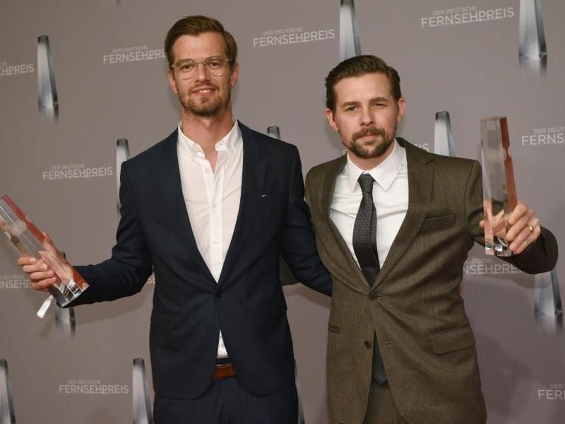 Im Februar gewannen Joko und Klaas den Deutschen Fernsehpreis in der Kategorie „Beste Unterhaltung Primetime”. Foto: Henning Kaiser/dpa