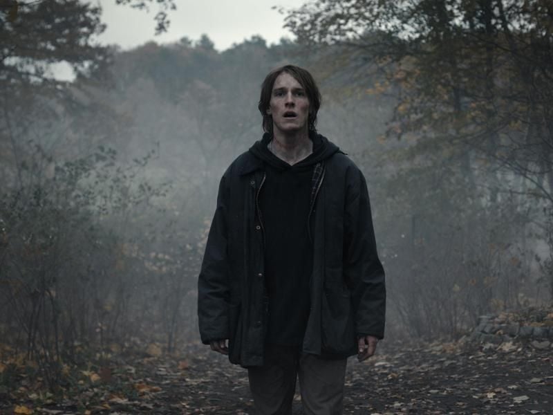 Schauspieler Louis Hofmann als Jonas Kahnwald in einer Szene aus der dritten Staffel von „Dark”. Foto: -/Netflix/dpa