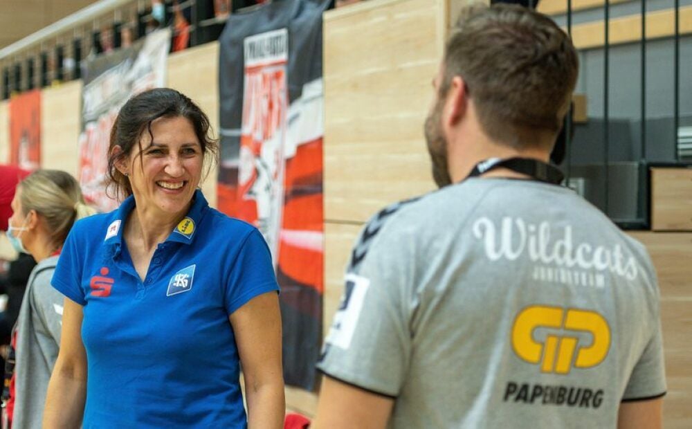 Tanja Logvin im Gespräch mit ihrem Nachfolger Jan-Henning Himborn