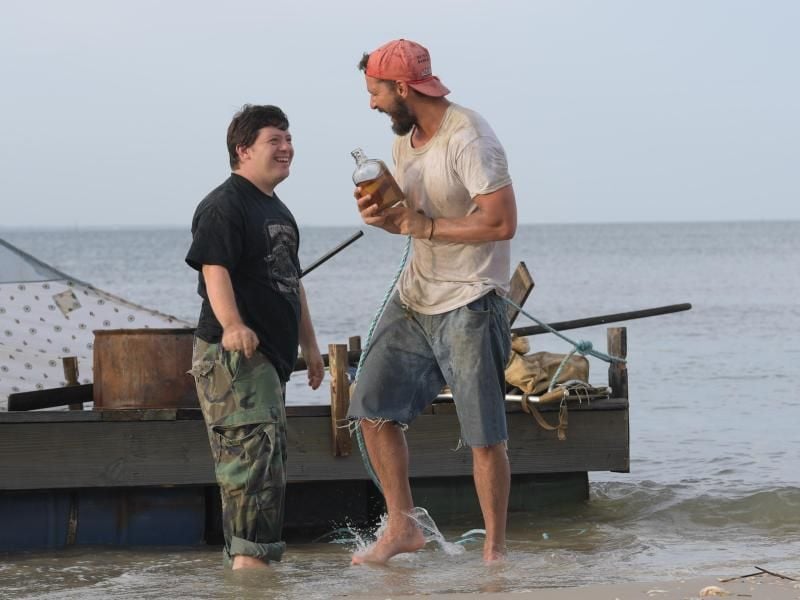 Zak (Zack Gottsagen (l) findet in Tyler (Shia LaBeouf) einen Mentor und Freund. Foto: -/Tobis Film/dpa