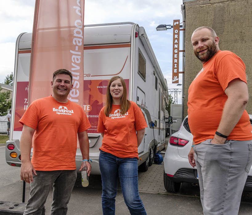 Michael Spiegel (links) mit seinem Apothekenteam auf dem Melt-Festival in Ferropolis