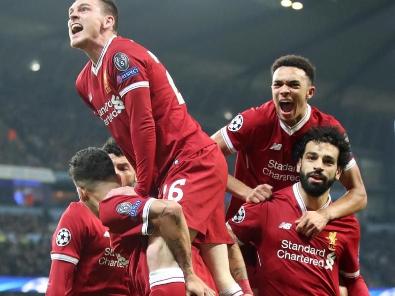 Die Spieler vom FC Liverpool feiern den Einzug ins Halbfinale der Champions League. Foto: Nick Potts