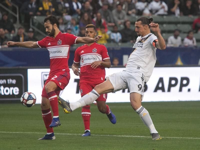 Erzielt den Siegtreffer für Los Angeles Galaxy gegen Bastian Schweinsteiger mit Chicago Fire. Foto: Ariana Ruiz/Prensa Internacional via ZUMA