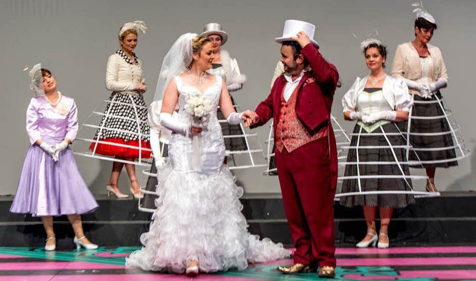 Mit der Operette „Der Bettelstudent“ gastiert das Nordharzer Städtebundtheater jetzt in der Phönix Theaterwelt Wittenberg.