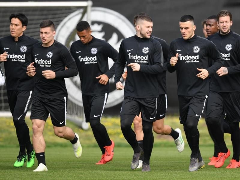 Vorbereitung auf das Spiel gegen Benfica Lissabon. Die Mannschaft von Eintracht Frankfurt trainiert in der Commerzbank-Arena. Foto: Arne Dedert/dpa