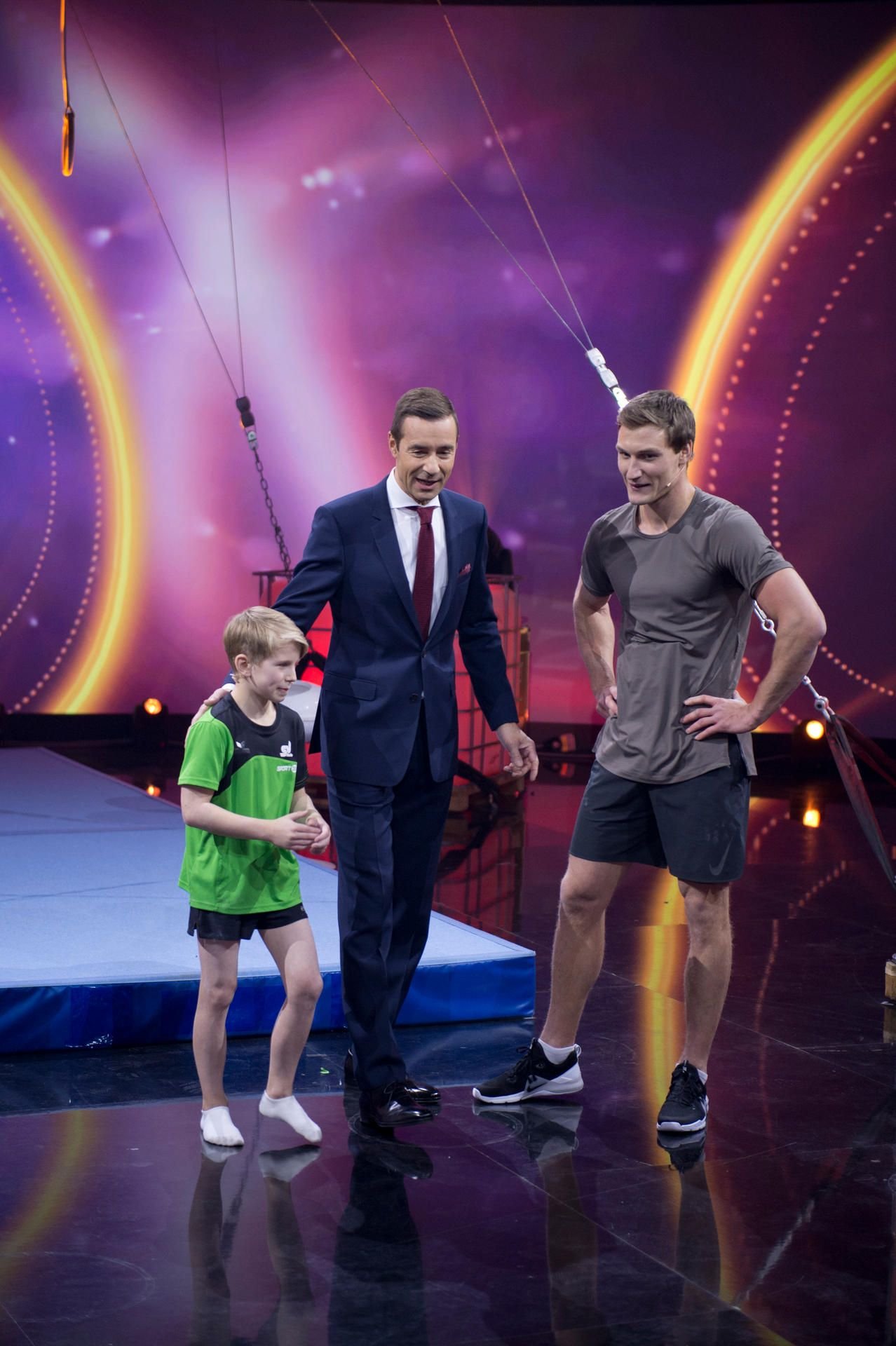 Anton aus Halle will sich gegen Olympia-Sieger im Speerwerfen Thomas Röhler (rechts) behaupten.