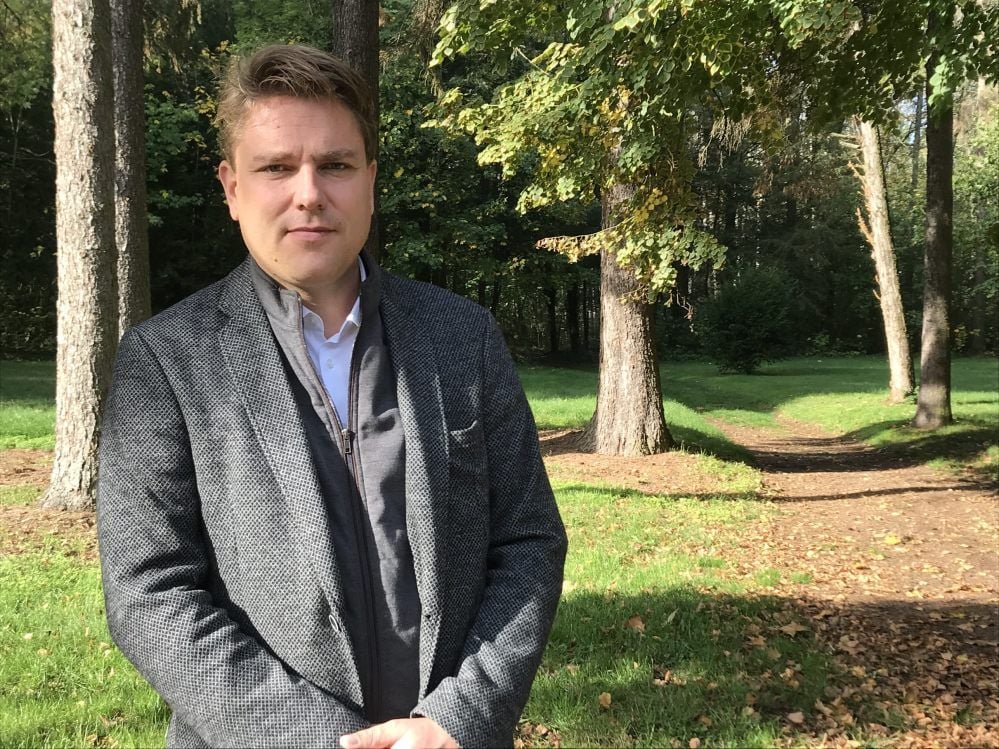 Tilo Eigendorf im Schlosspark Teutschenthal, einem seiner Lieblingsplätze in der Gemeinde