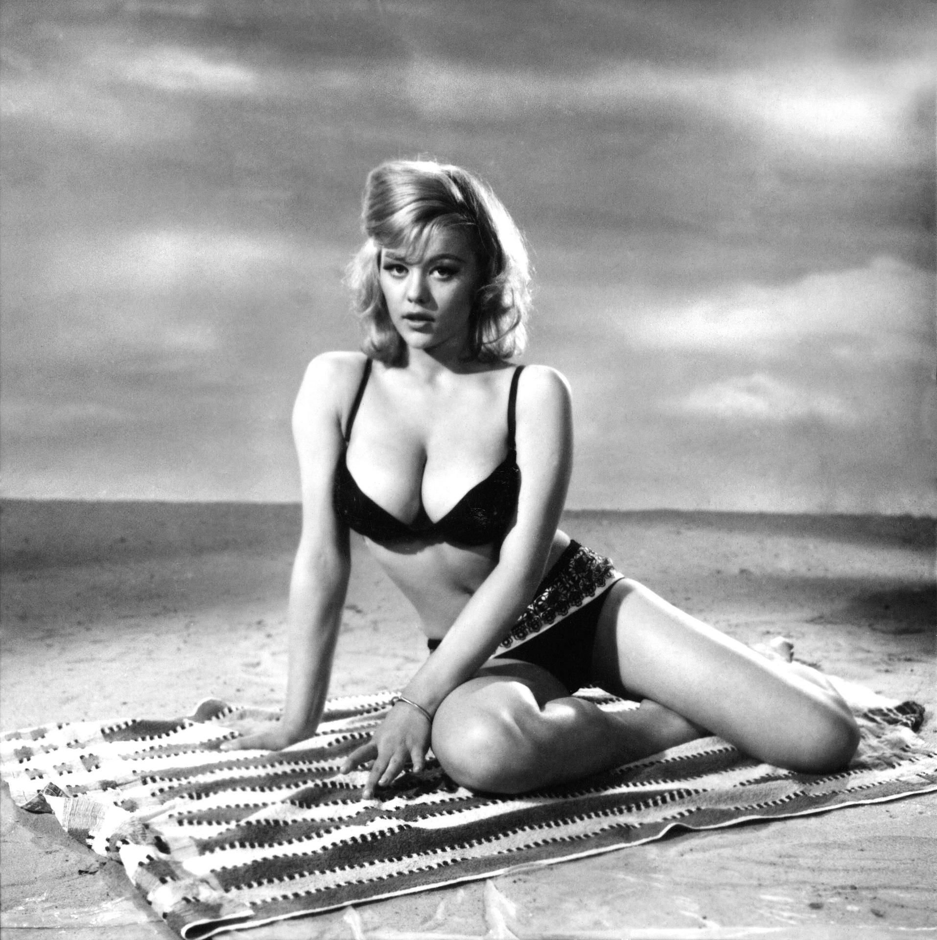 Als Bond-Girl im Klassiker „Goldfinger“ von 1964 zeigte sich Nolan gerne freizügig.