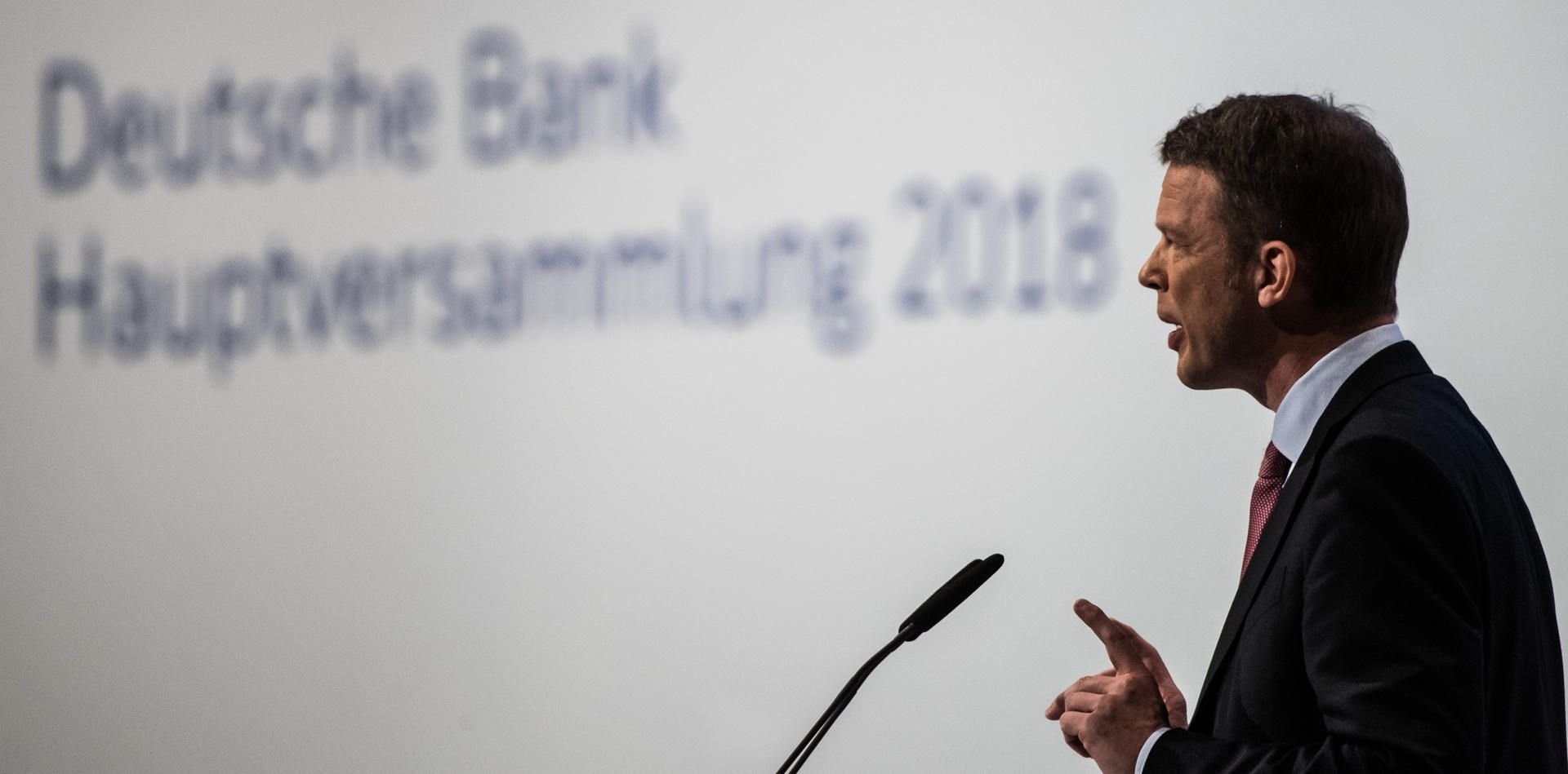 Christian Sewing, Vorstandsvorsitzender der Deutschen Bank, spricht auf der Hauptversammlung.