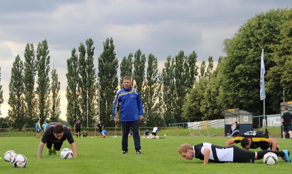 Die Gräfenhainicher Fußballer beim Training.