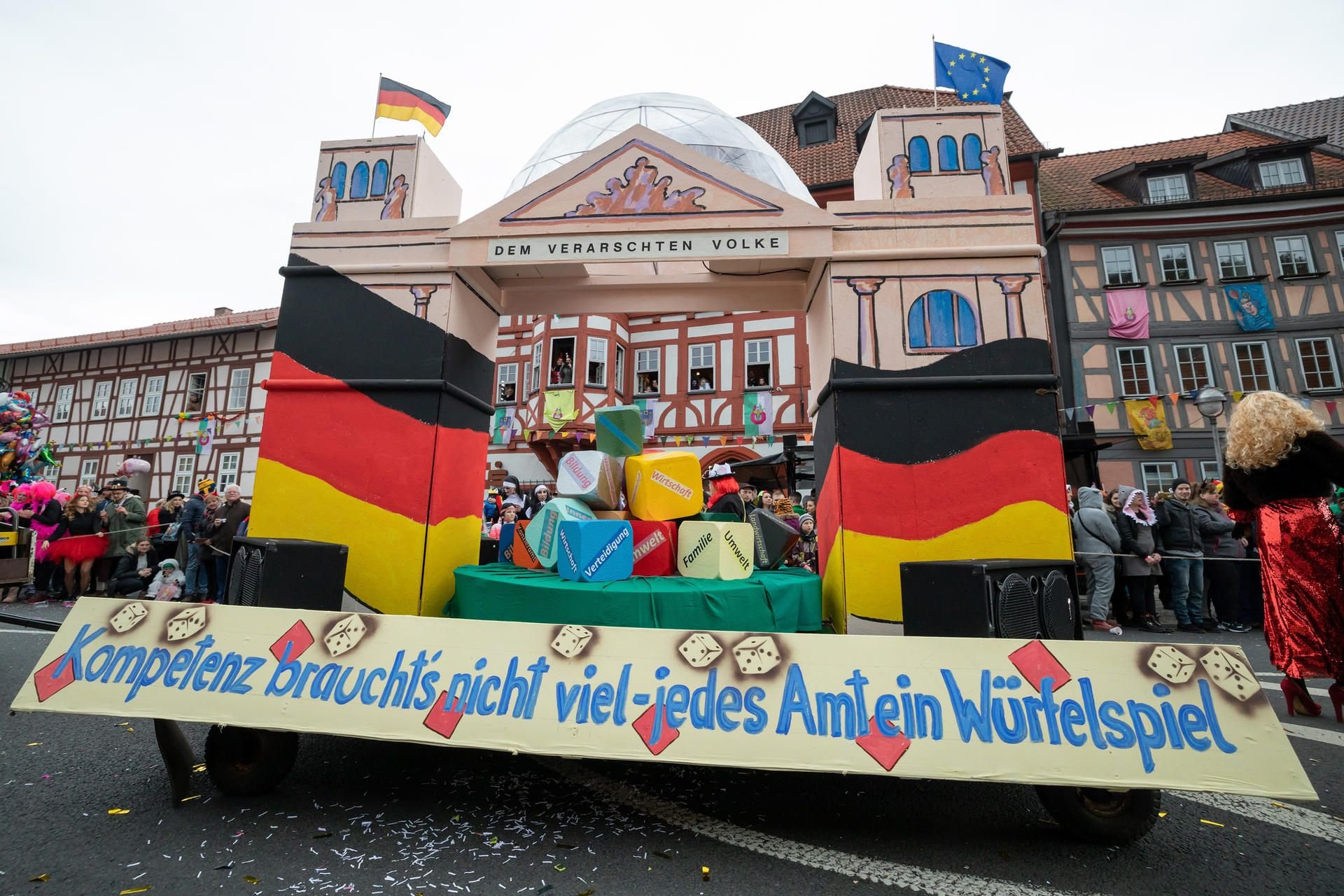 Wasungen gehört zu den ältesten Karnevalshochburgen in Deutschland und ist für seinen bunten Zug durch die alte Fachwerkstadt bekannt.