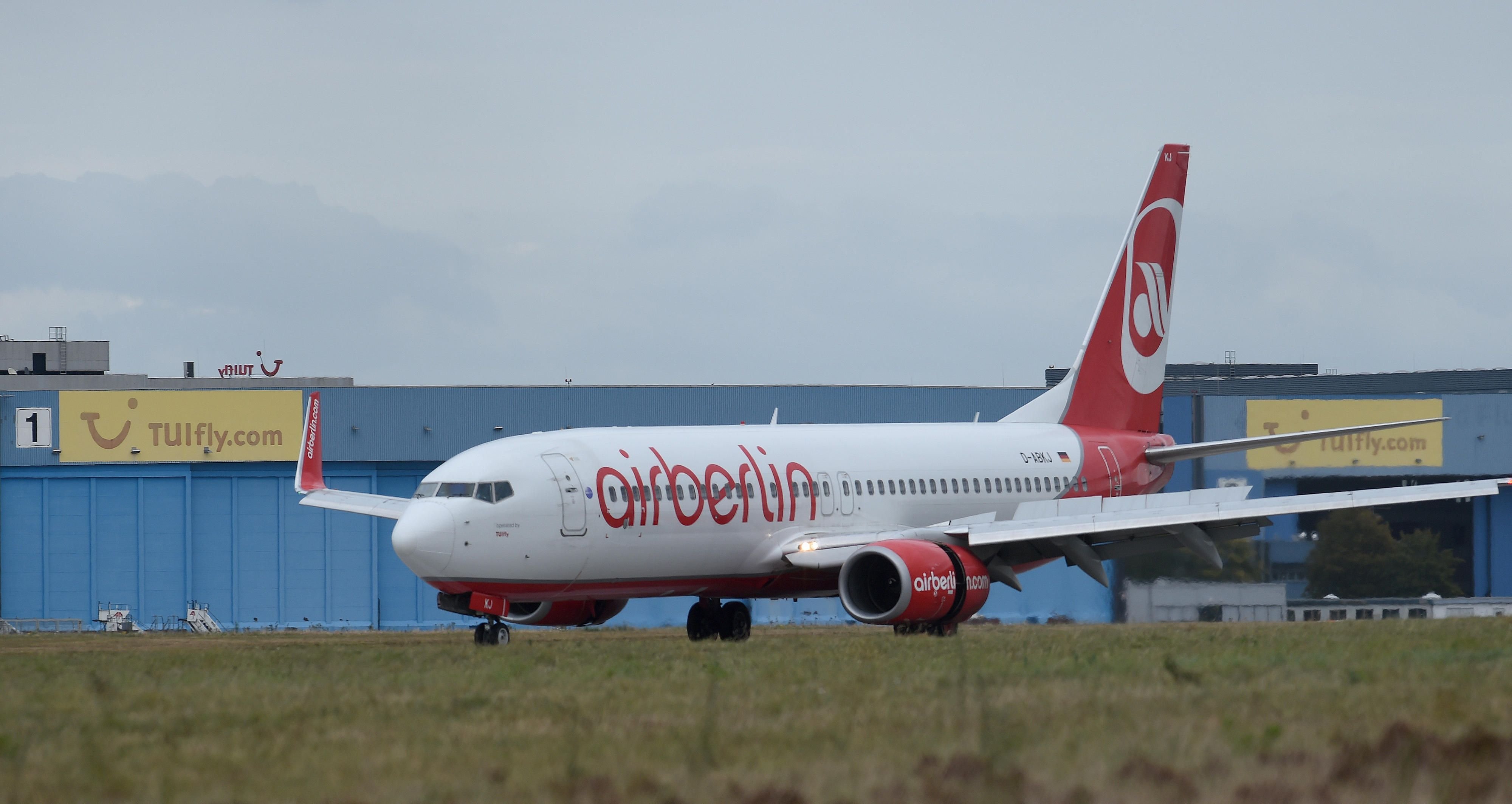 Air Berlin will mehr als 1200 Mitarbeiter entlassen.