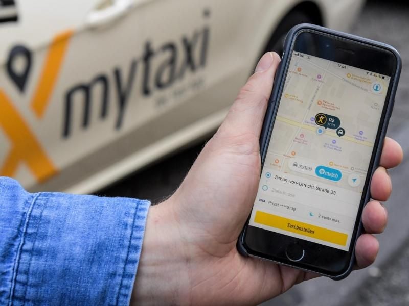 Ddie App der Firma Mytaxi. Foto: Axel Heimken/Archiv